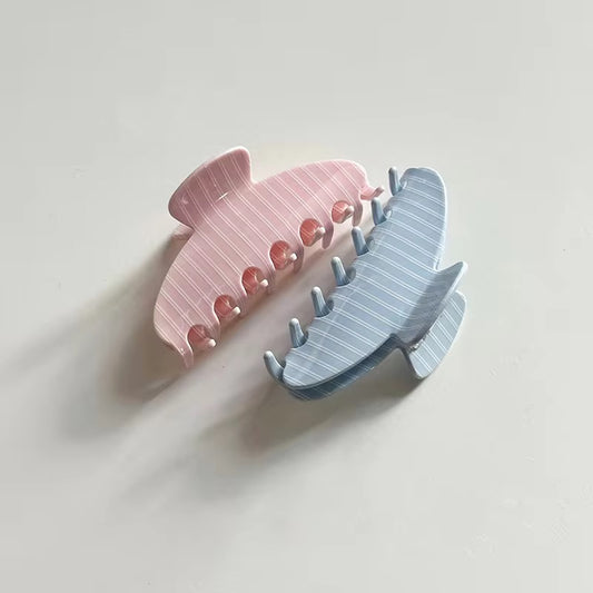 Stripes claw clip