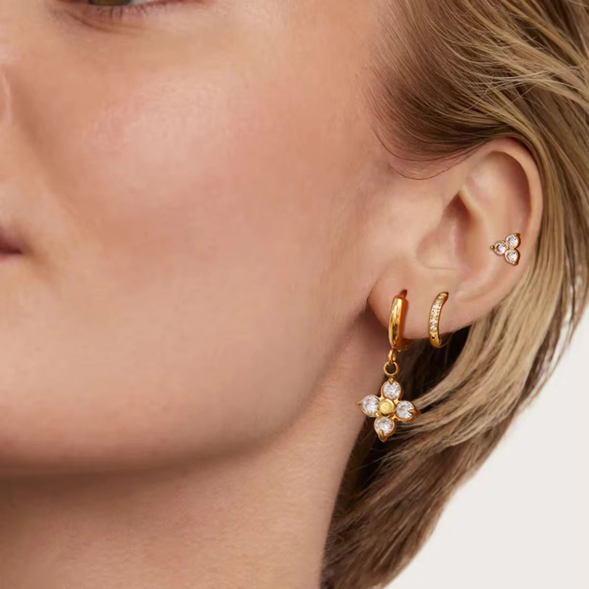 Rebel ear set