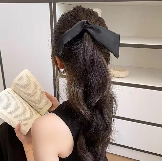 Darling banana clip
