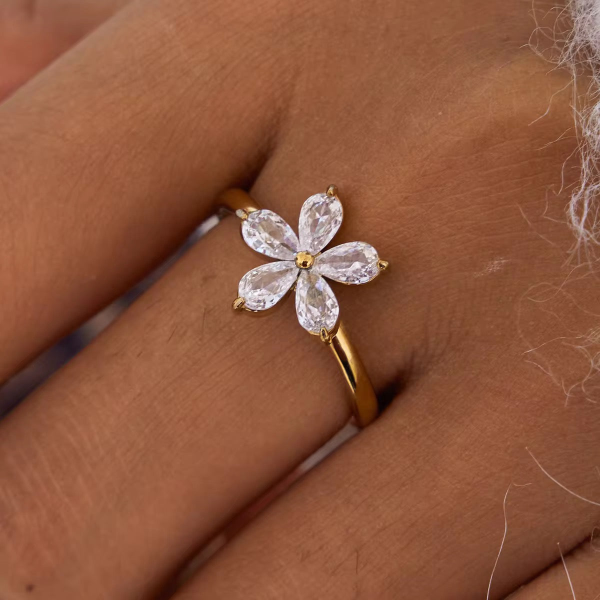 Guldasta ring