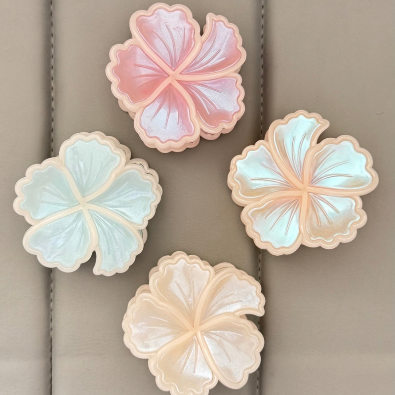 Carnation claw clip