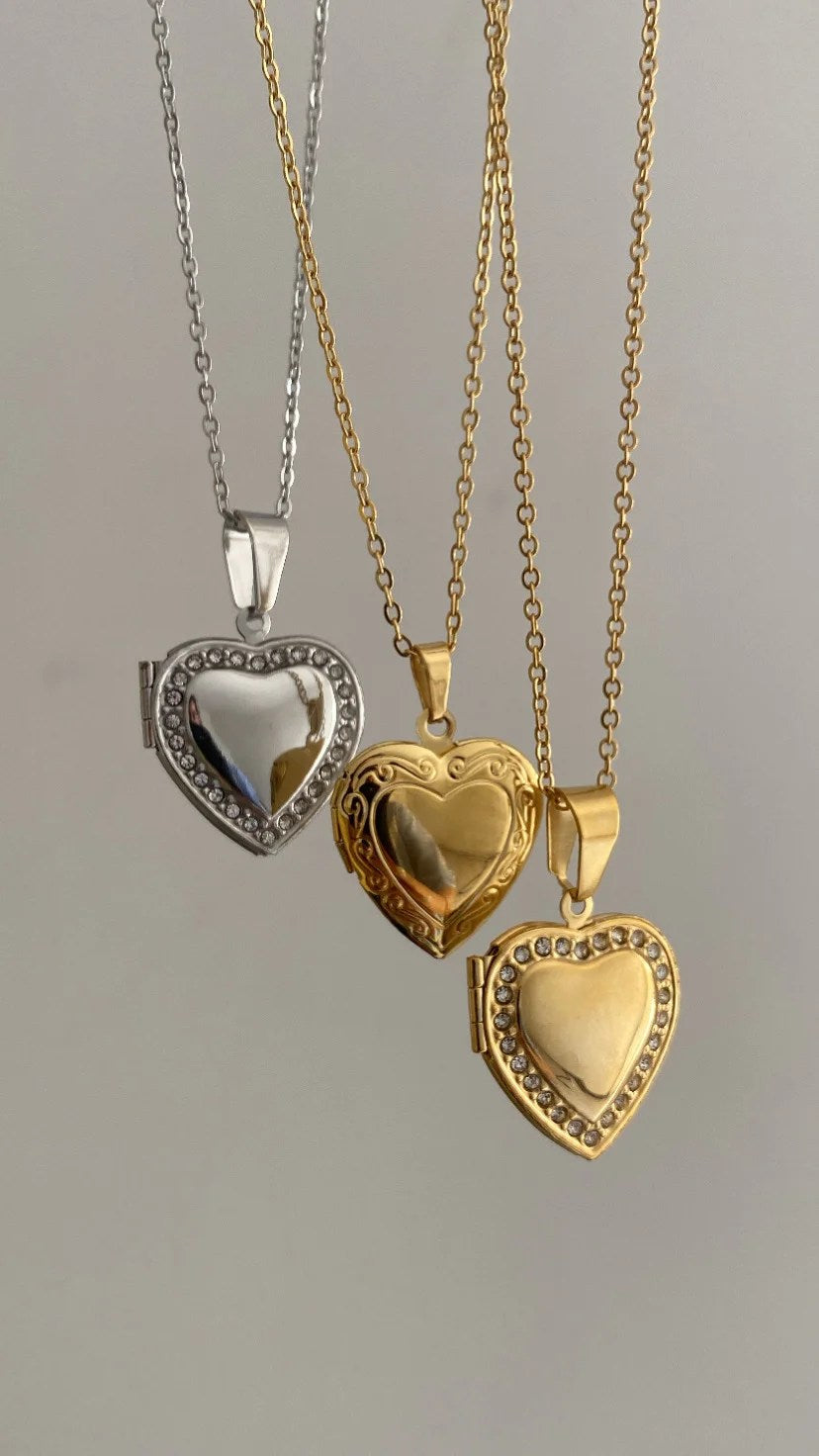 Vintage 2.0 open locket heart necklace