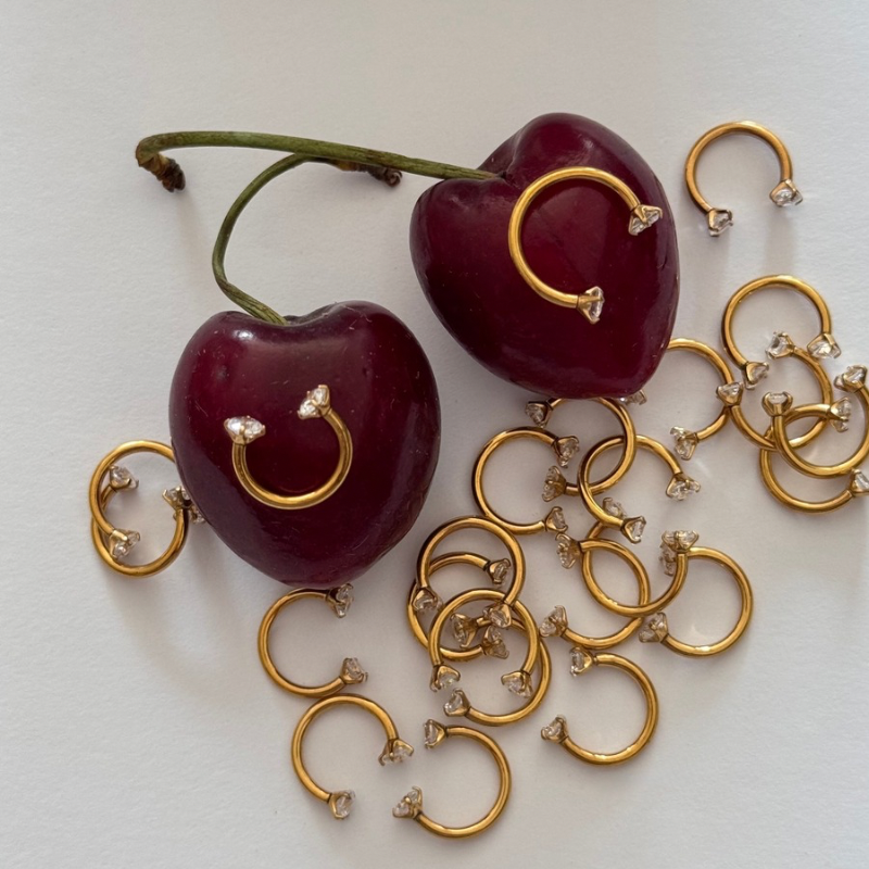 Roshni internal thread earrings