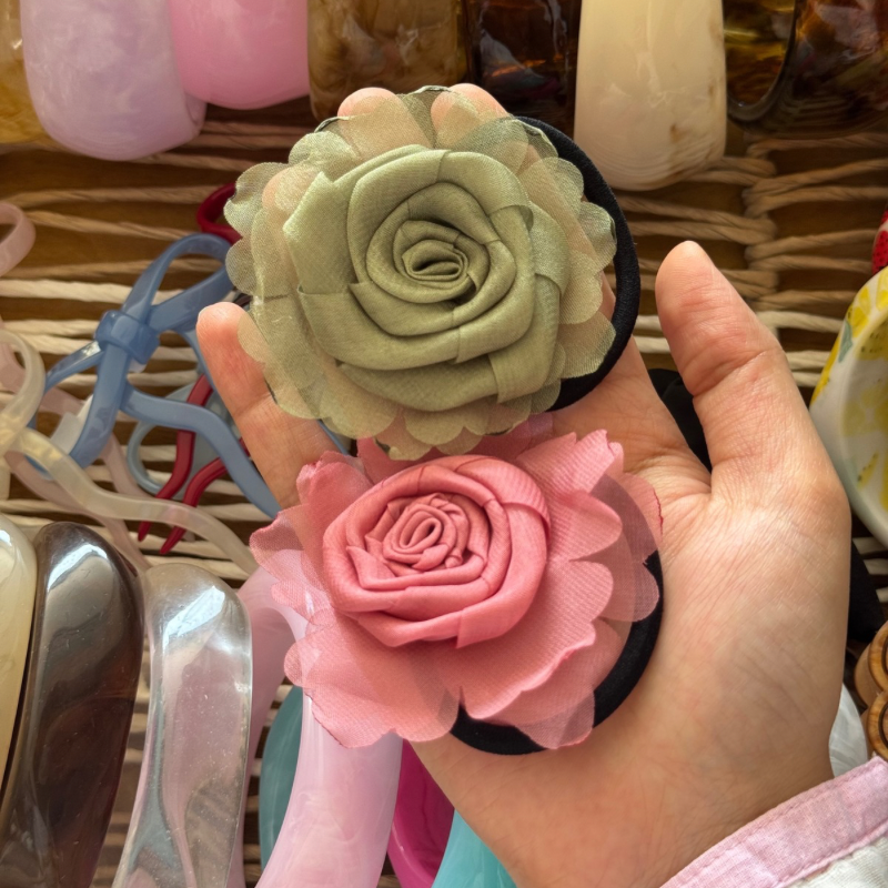 Flower hair tie