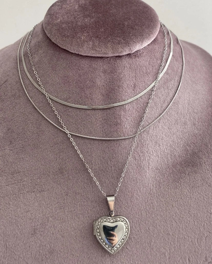 Vintage 2.0 open locket heart necklace