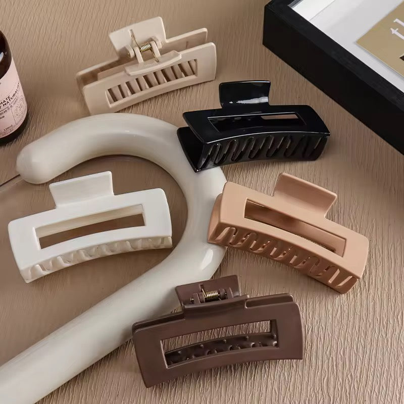 Silicone bendable claw clip