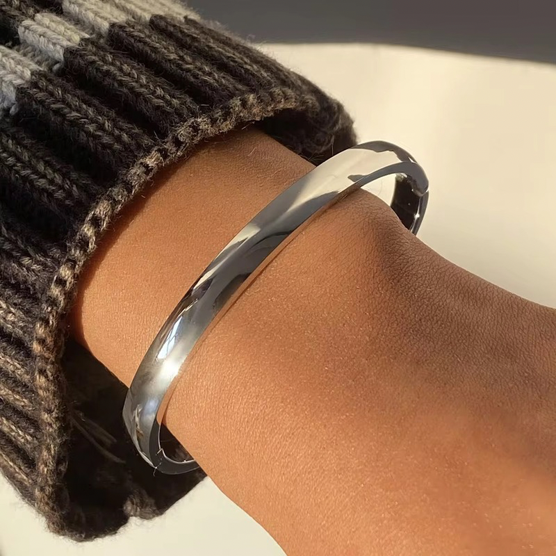 Engraveable bracelet