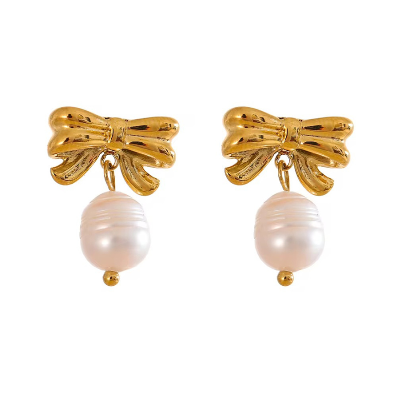 Coquette pearl earrings
