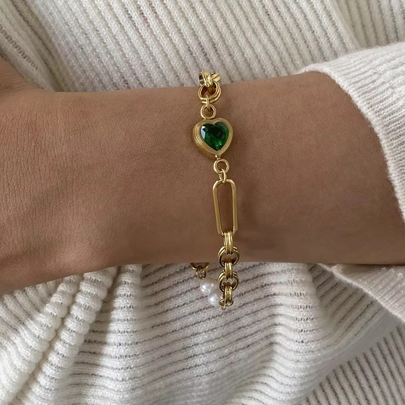 Emerald love bracelet