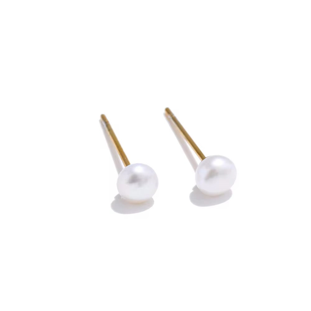 Pearl studs