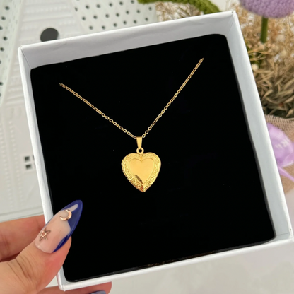 Vintage open locket heart necklace