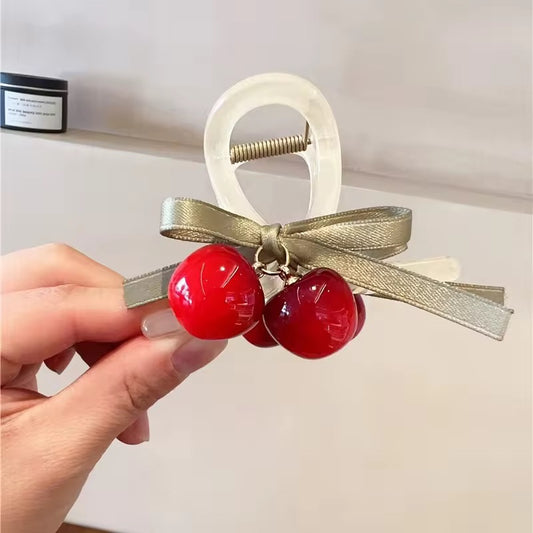 Cherry clawclip