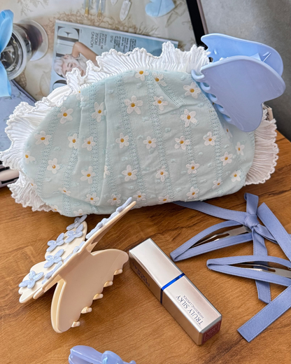 Daisy frilled pouch