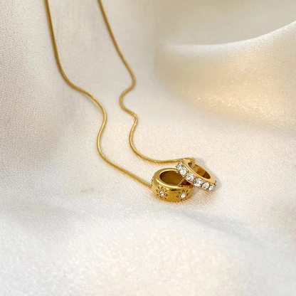 Rings & roses necklace