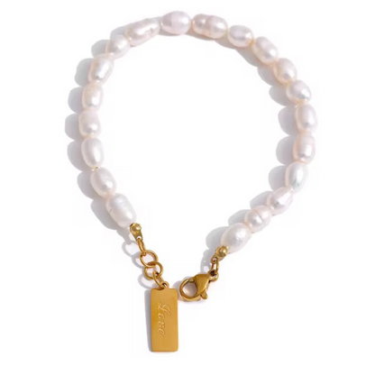 Blush pearl bracelet