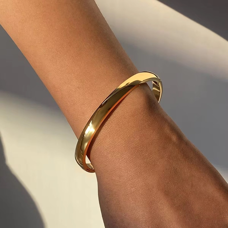 Engraveable bracelet