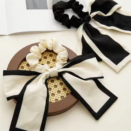 Spring scrunchie