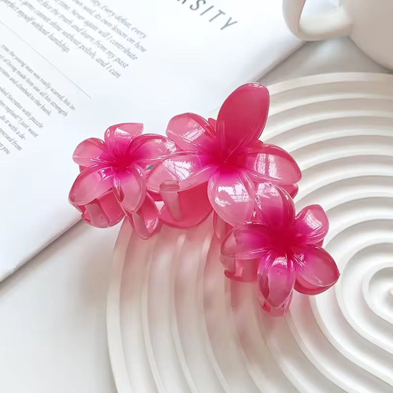Trio flower clawclip