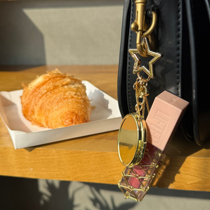 Matilda lipstick holder