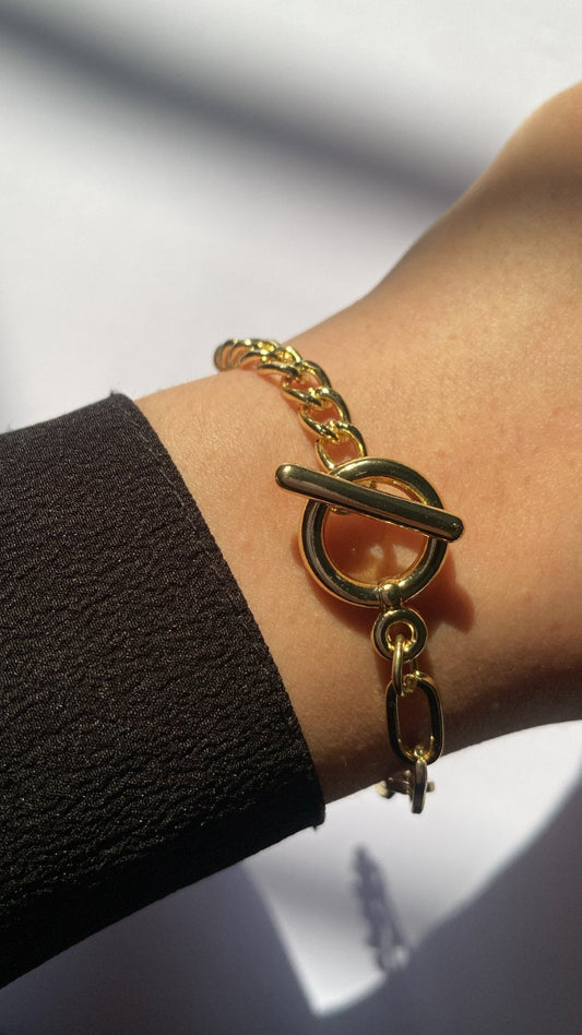 TOGGLE LOCK BRACELET